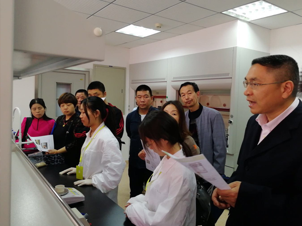 武汉市农产品质量安全追溯系统（二期水产品检测）技术培训在上成生物顺利开展
